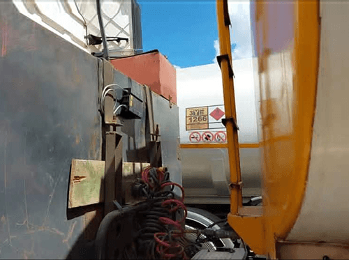 Master and slave lock setup on cargo trailer